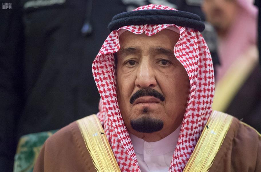 خادم الحرمين الشريفين وولي العهد يتقدمان المصلين على الأمير تركي بن عبدالعزيز