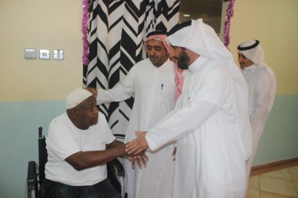 المقرن يقوم بزيارة مفاجئة لمركز التأهيل الشامل بجازان المقرن يقوم بزيارة مفاجئة لمركز التأهيل الشامل بجازان