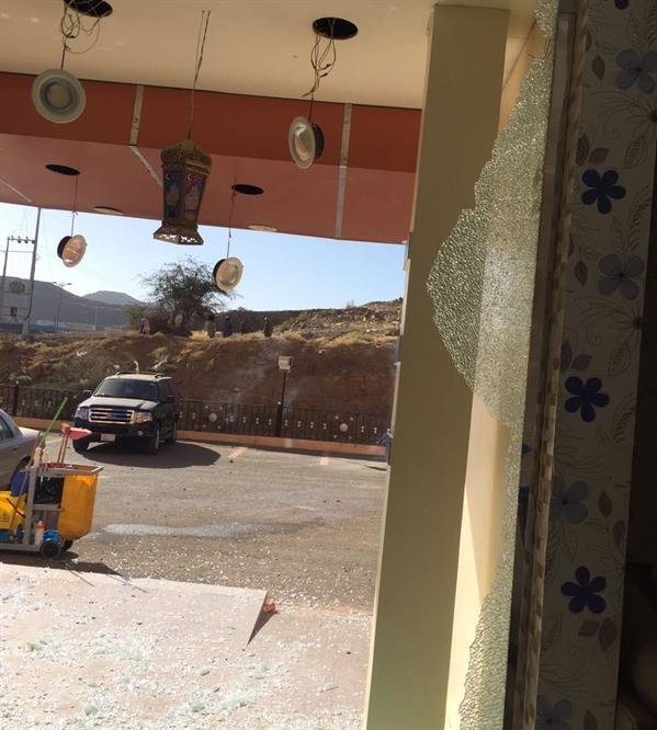 بالصور.. مقذوف حوثي يستهدف مقرا للأمم المتحدة في ظهران الجنوب بالصور.. مقذوف حوثي يستهدف مقرا للأمم المتحدة في ظهران الجنوب