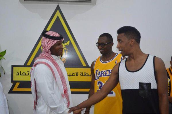 بالصور .. رابطة الاتحاد تكرم مبروك