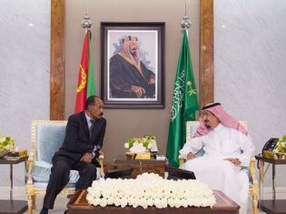 خادم الحرمين الشريفين يستقبل رئيس دولة أرتيريا ويقيم مأدبة غداء تكريما له خادم الحرمين الشريفين يستقبل رئيس دولة أرتيريا ويقيم مأدبة غداء تكريما له