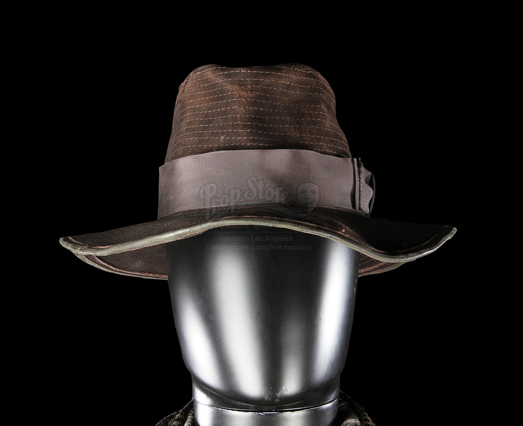 VAN HELSING (2004) Van Helsing's (Hugh Jackman) Costume Current