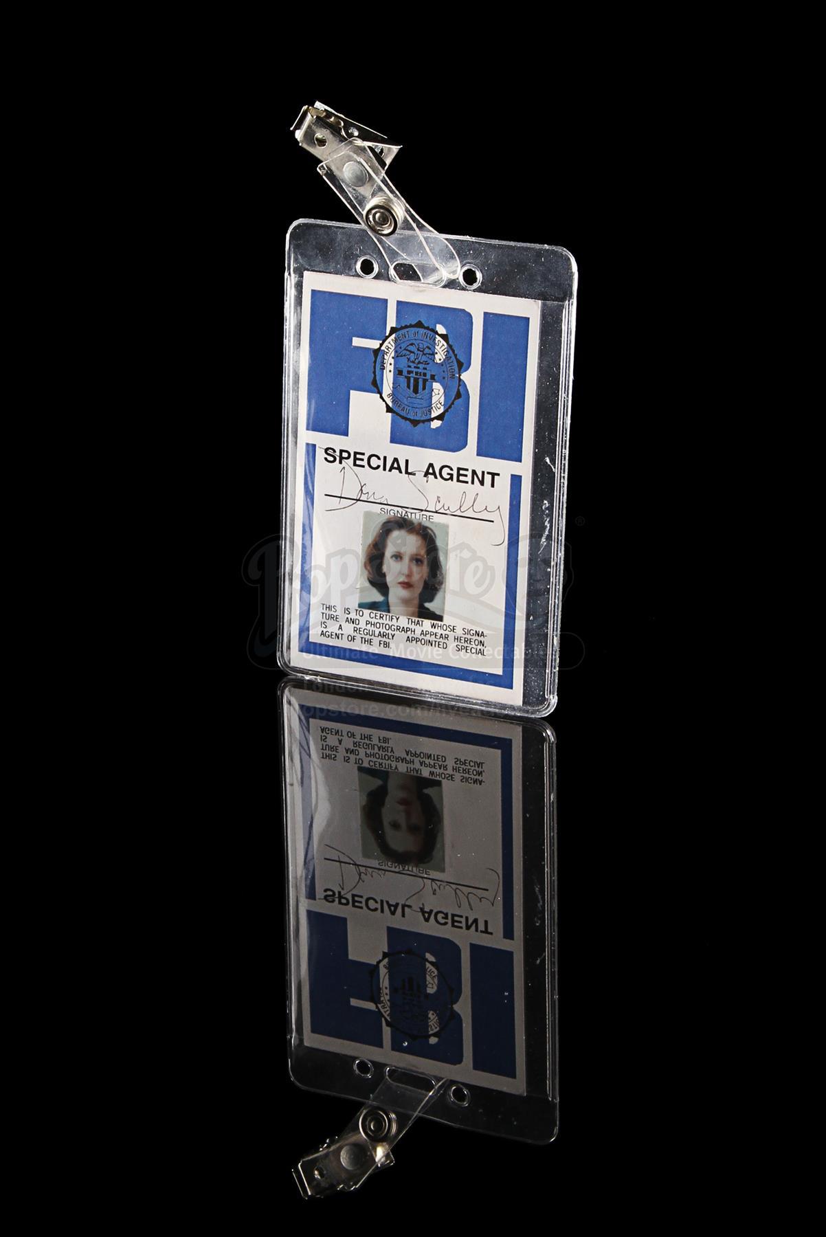 THE X-FILES (1993-2002) - Dana Scully's (Gillian Anderson) FBI ID Badge ...