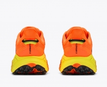 Hoka Challenger 8 