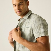 Regatta Men's Anti-Insect Travel Light Short Sleeve Shirt 