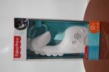 Jirafa descansa y pasea