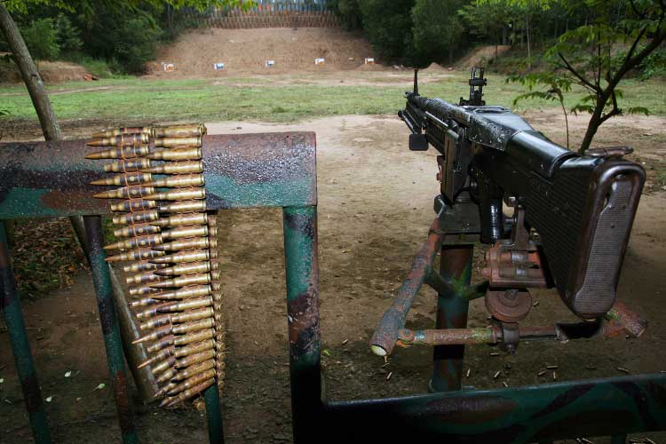 Expérience shooting militaire pour mon EVG à Bratislava | Enterrement de vie de garçon | idée enterrement de vie de garçon | activité enterrement de vie de garçon | idée evg | activité evg
