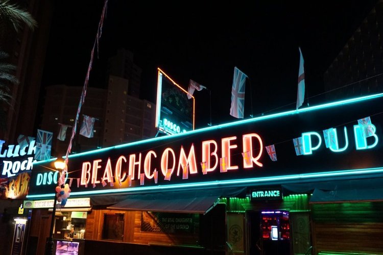 Beachcombers Benidorm, Benidorm Pubs and clubs, best bars in Benidorm, best clubs in Benidorm, Beach side clubs Benidorm, Nightclub Benidorm, Stag Do Benidorm, Benidorm Nightclub Stag Weekend, Stag Party Benidorm
