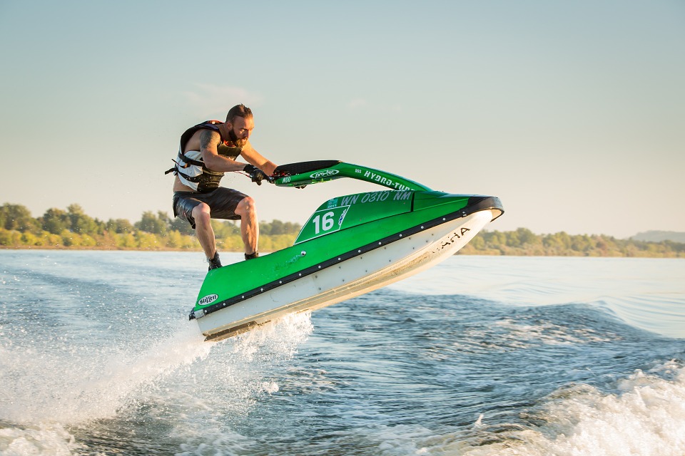Jet Ski pour mon EVG à Bratislava | Enterrement de vie de garçon | idée enterrement de vie de garçon | activité enterrement de vie de garçon | idée evg | activité evg