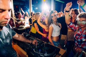 Crazy Night  pour mon EVG à Varsovie | Enterrement de vie de garçon | idée enterrement de vie de garçon | activité enterrement de vie de garçon | idée evg | activité evg