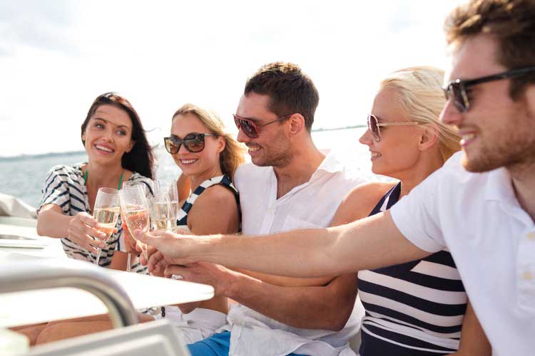 Croisière Privatisée pour mon EVG à Bratislava | Enterrement de vie de garçon | idée enterrement de vie de garçon | activité enterrement de vie de garçon | idée evg | activité evg