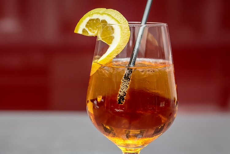 Italienischer Aperitiv Italienischer Aperitiv
