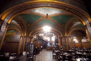 Dîner Roumain pour mon EVG à Bucarest | Enterrement de vie de garçon | idée enterrement de vie de garçon | activité enterrement de vie de garçon | idée evg | activité evg