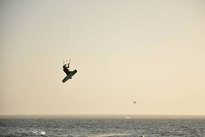 Kite Surf  pour mon EVG à Lisbonne | Enterrement de vie de garçon | idée enterrement de vie de garçon | activité enterrement de vie de garçon | idée evg | activité evg