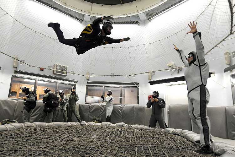 Chute Libre Indoor pour mon EVG à Budapest | Enterrement de vie de garçon | idée enterrement de vie de garçon | activité enterrement de vie de garçon | idée evg | activité evg