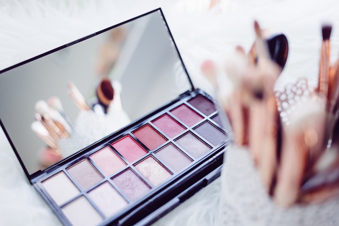 Hair and Makeup Styling Newcastle for your hen weekend with hen Maximise