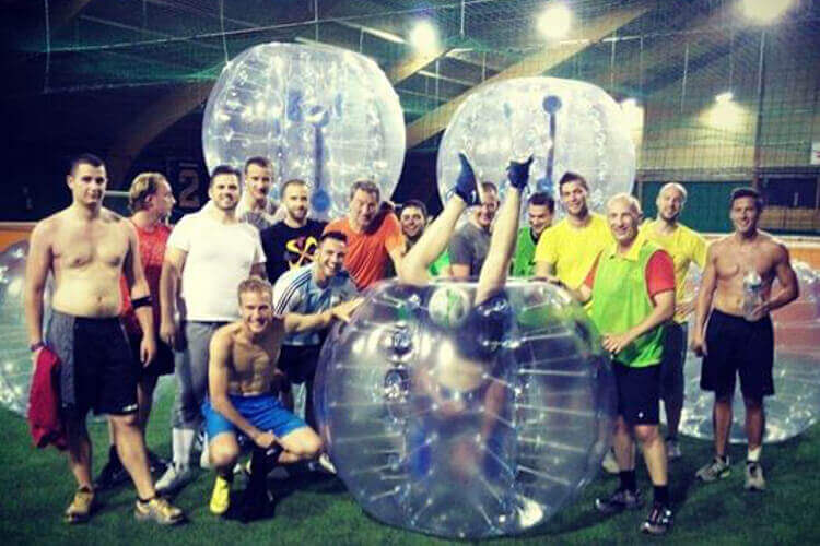 Bubble Football Prag Junggesellinnenabschied