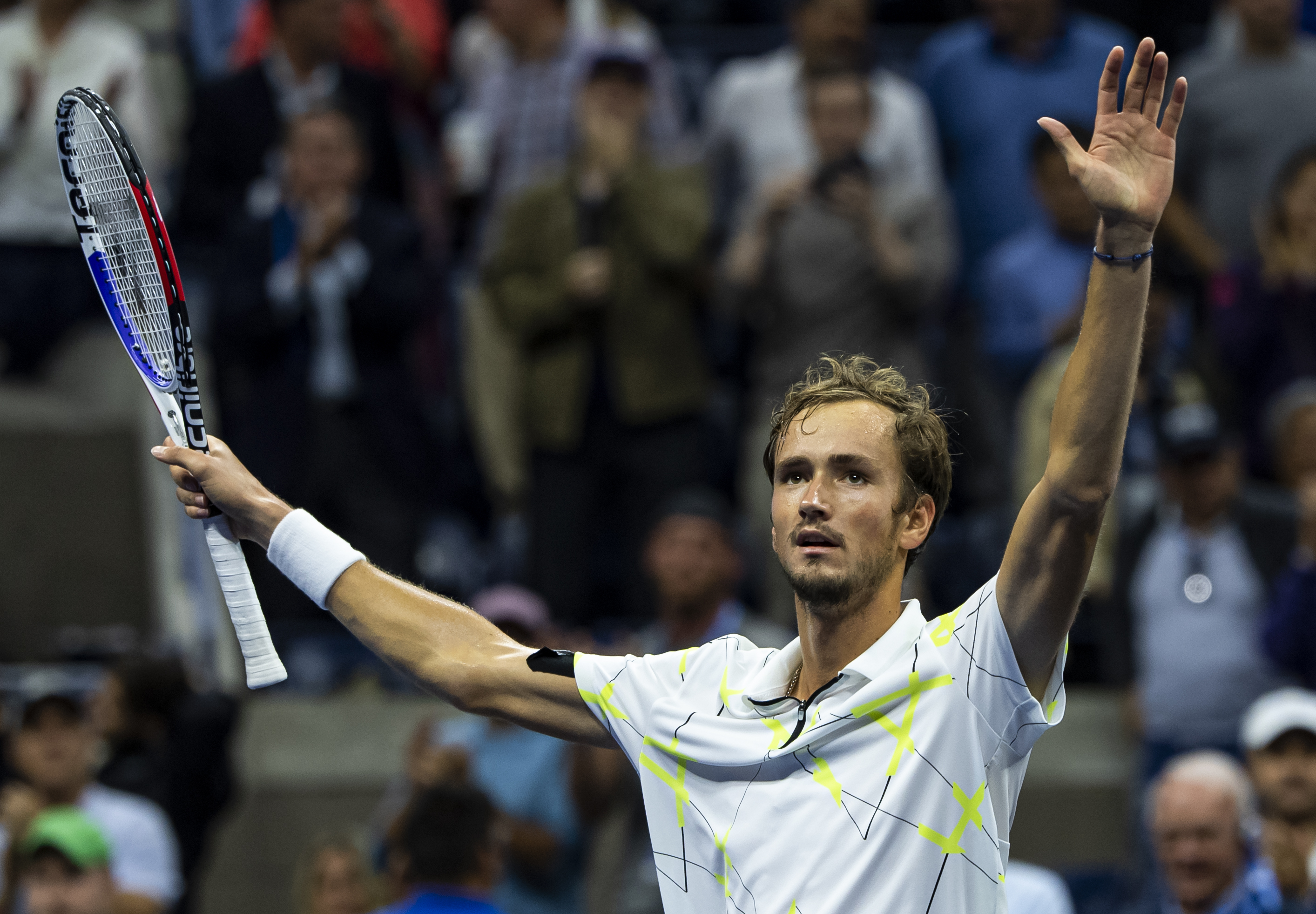Daniil Medvedev celebrates his victory against Grigor Diimtrov at the 2019 US Open.jpg