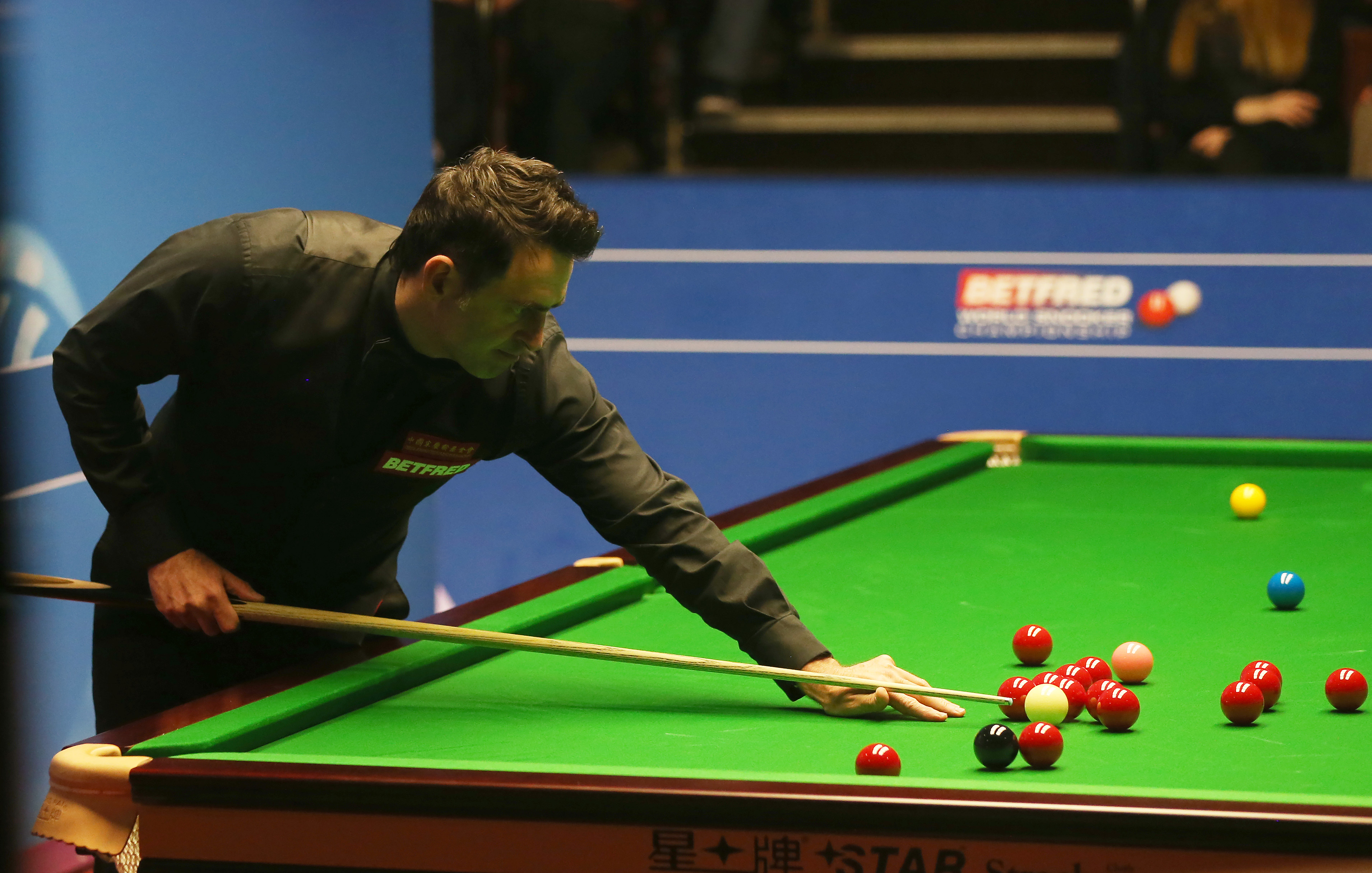 Ronnie O'Sullivan at the 2019 World Snooker Championships (Getty).jpg