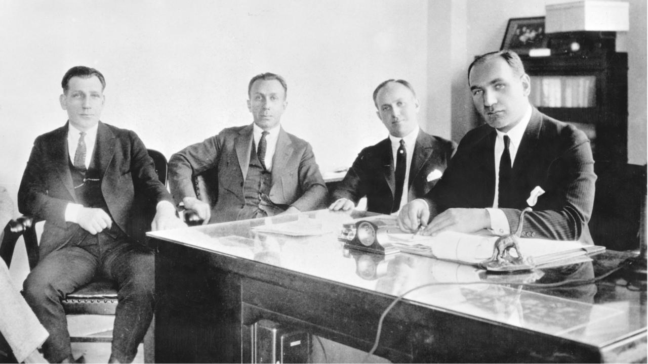 Estreia de “100 Anos da Warner Bros.”: Document&aacute;rios narrados por Morgan Freeman