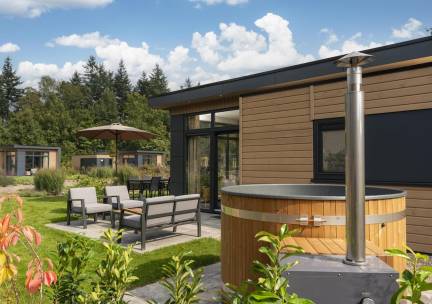 Cannenburch Deluxe met Hottub - 4 personen