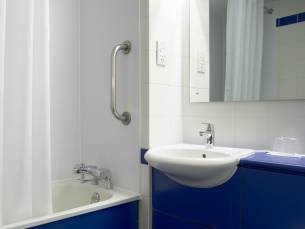 Travelodge London Central City Road Hotel