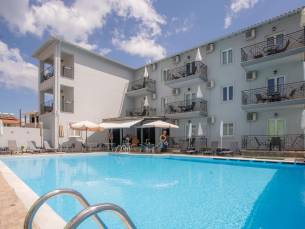 Costas en Sophies Studios