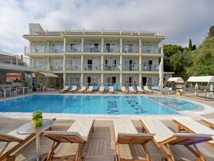 Palapart Gikas Studios & Suites