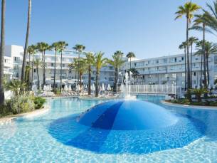 Protur Vista Bad&iacute;a Aparthotel