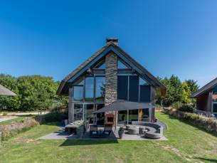 Villa 183 met Hottub