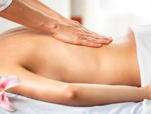 Massage, scrub-behandeling, waxbehandeling of gezichtsreiniging (45 tot 90 min)