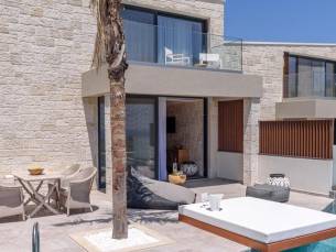 Diamond Stone Suites
