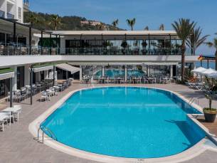 Aria Resort & Spa