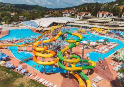 Beleef met de hele familie de ultieme ontspanning in het LUXE 4*-Terme Tuhelj Hotel Well, gelegen in het berggebied van Hrvatsko Zagorje, Kroatië o.b.v. halfpension