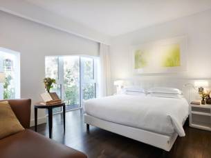 Magna Pars Suites