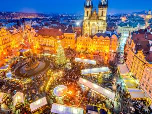 Droom weg op de kerstmarkten van sprookjesachtig Praag! ❄️ Geniet van de ultieme wintertrip op een toplocatie in de stad incl. vlucht en ontbijt