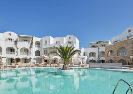 Stijlvol 4*-hotel aan het strand op Santorini incl. vlucht, transfer en ontbijt of halfpension