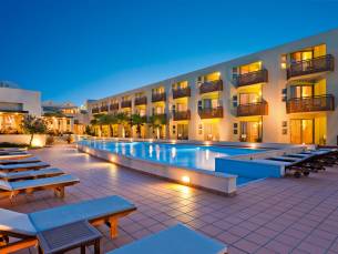 Giannoulis Santa Marina Plaza