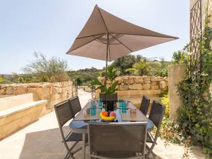 Stone house & jacuzzi St. Martin