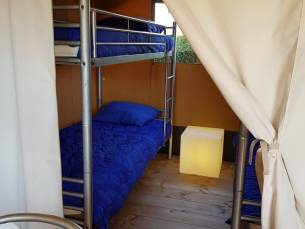 Safaritent voor 6 personen op park aan de Ijssel