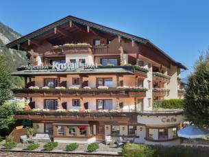 Geniet van een onvergetelijke vakantie in een LUXE 4*-familiehotel in het schilderachtige Mayrhofen incl. ontbijt, wellness en gastenkaart!