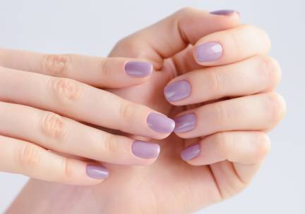 Manicurebehandeling + gellak + handmassage