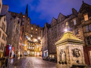 Bewonder de Schotse hoofdstad Edinburgh incl. vlucht