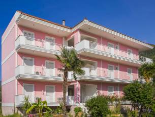 Dionysos Studios Apartments