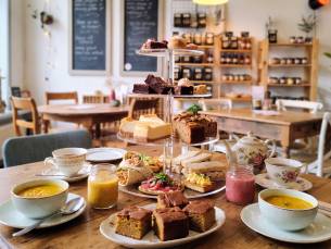 High tea (2 uur) + onbeperkt thee + evt. glas bubbels in hartje Schoonhoven