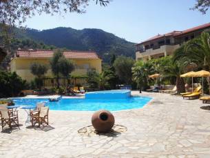 Limnionas Bay Village