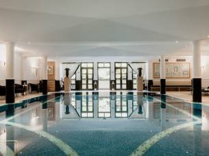 Schlosshotel Berlin by Patrick Hellmann