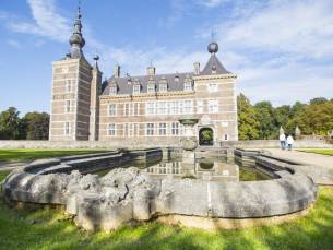 Uniek! ✨ Overnacht in een voormalig schoolgebouw omgetoverd tot een LUXE 4*-Hilton hotel in HARTJE Sittard incl. ontbijt!