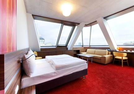 SIMM's Hotel
