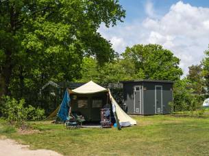 Kampeerplaats met priv&eacute; sanitair
